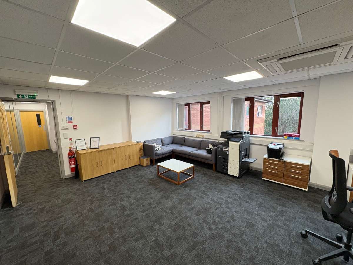 Office in Leicester - photo 4