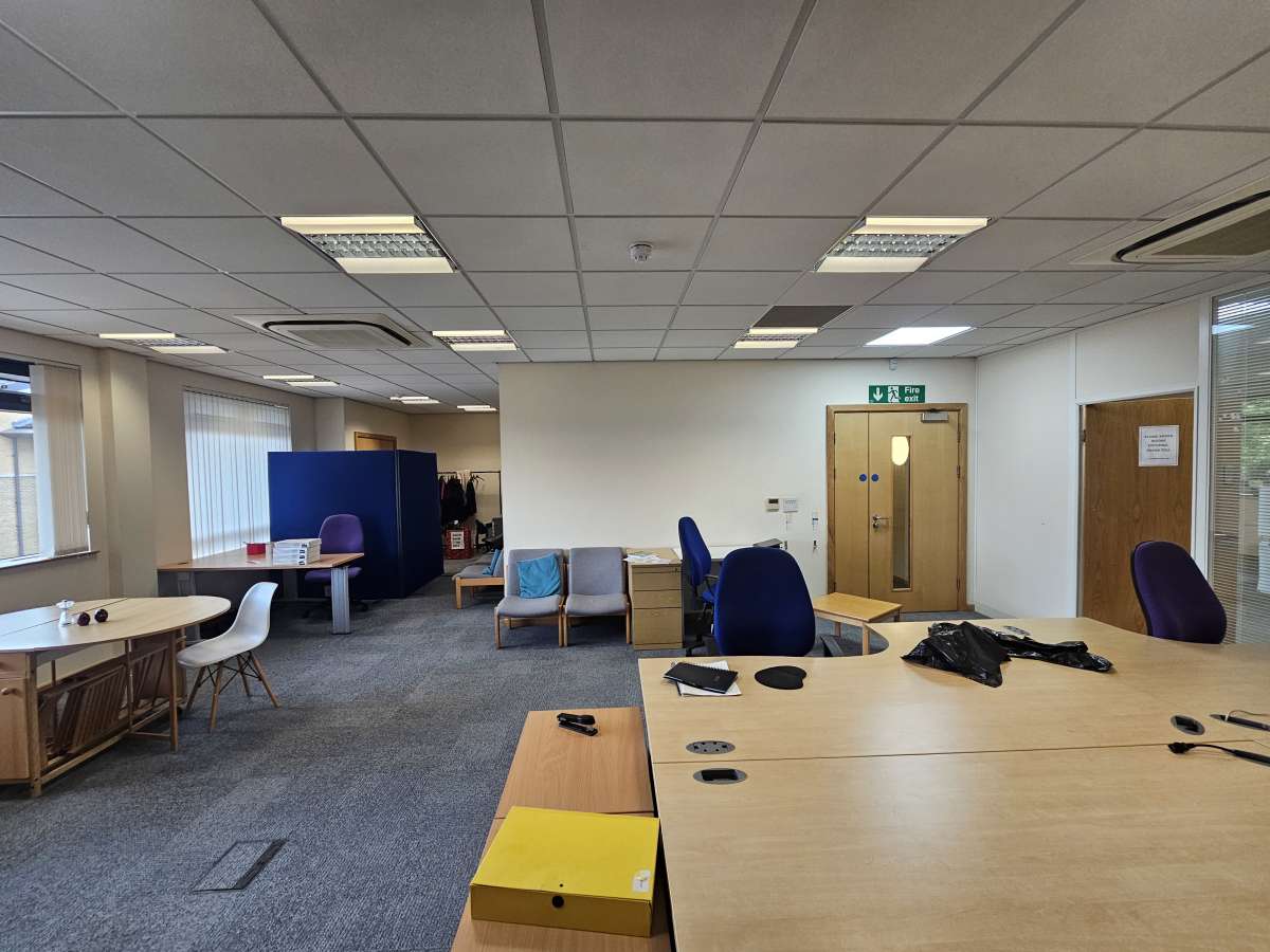 Office in Sittingbourne - photo 3