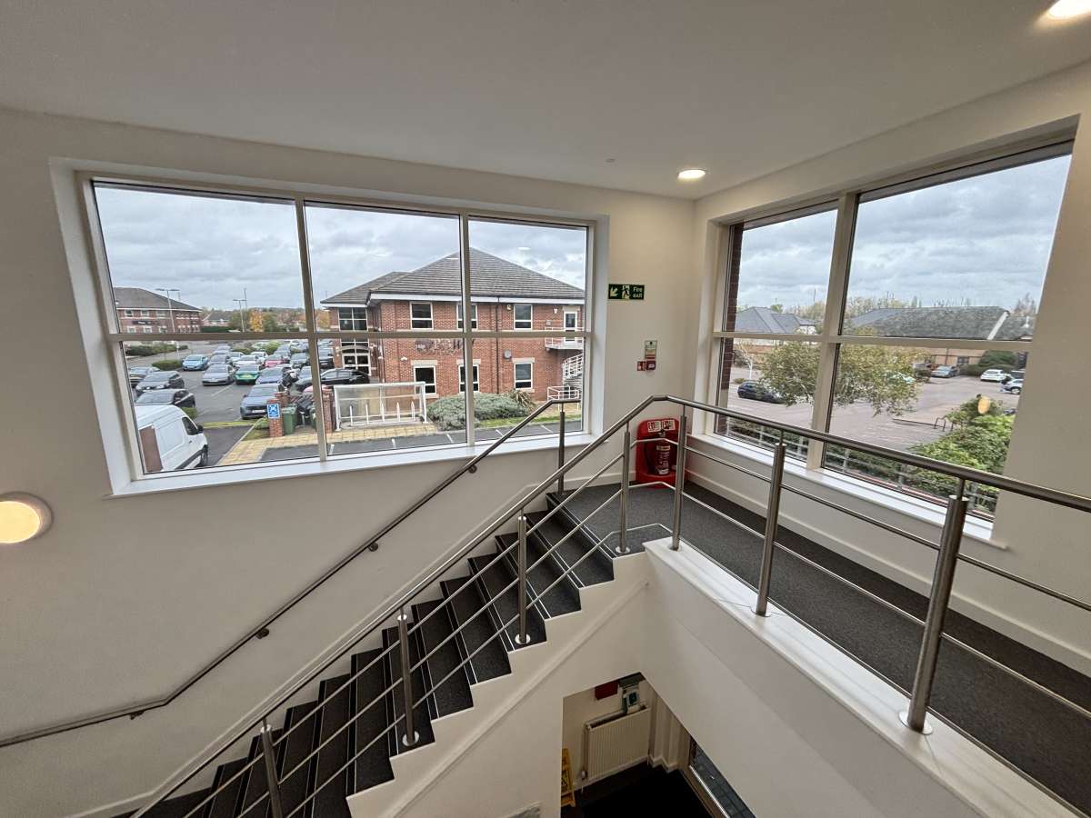 Office in Meridian Business Park - photo 2