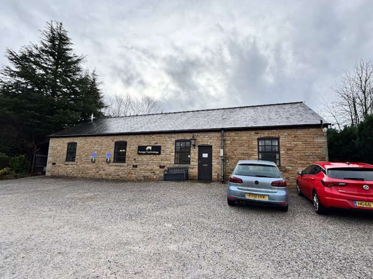 Office in Furness Vale - photo 2