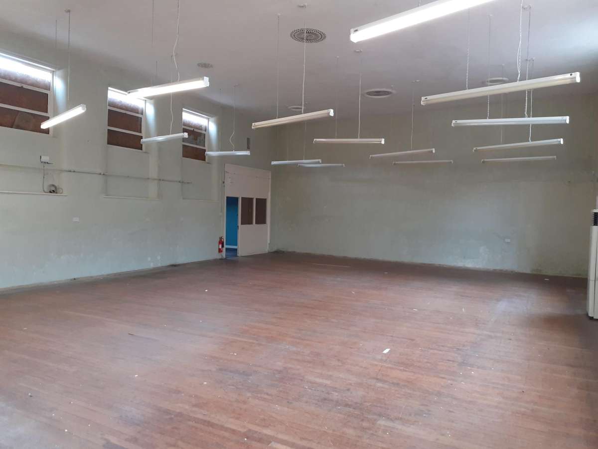 Office in Dudley - photo 3