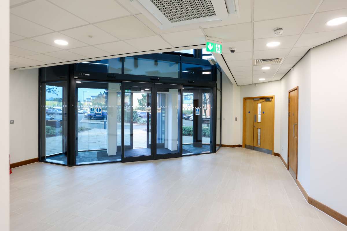 Office in Wolverhampton - photo 3