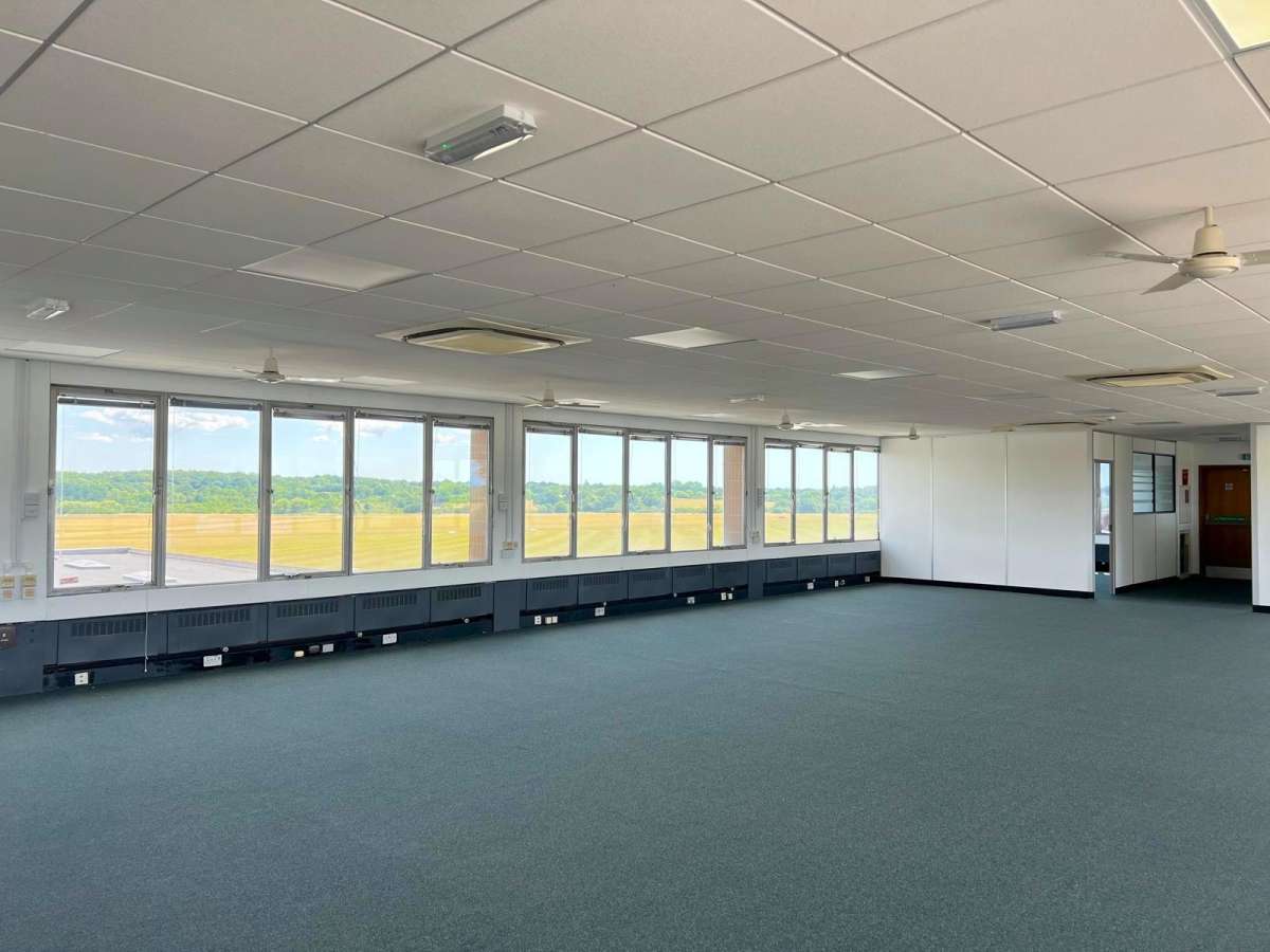 Office in Redhill - photo 2