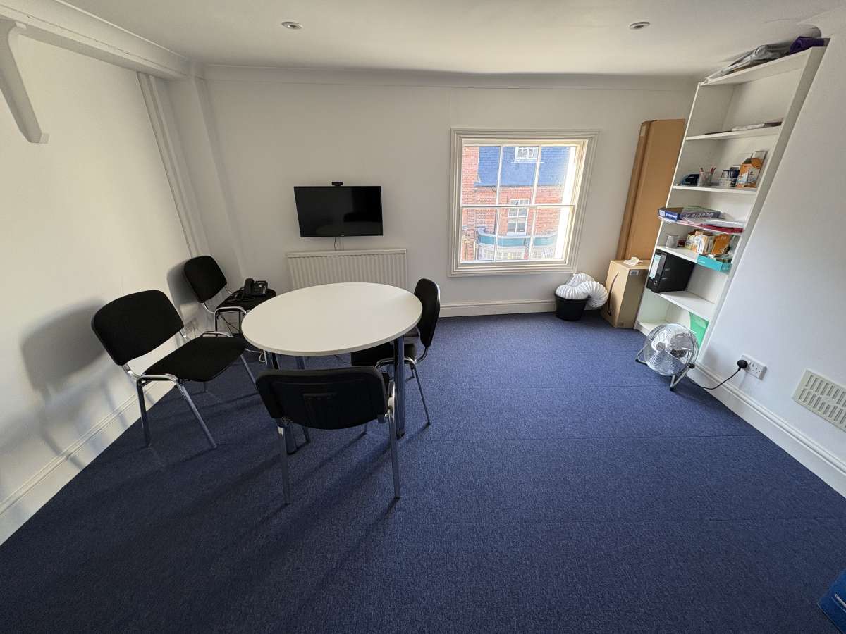 Office in Winchester - photo 2