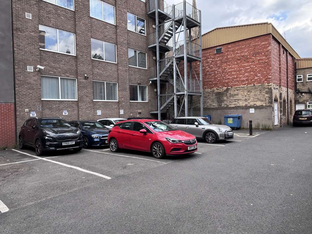 Office in Leicester - photo 4