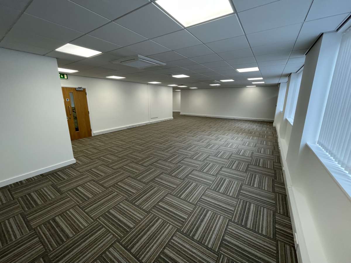 Office in Leicester - photo 3