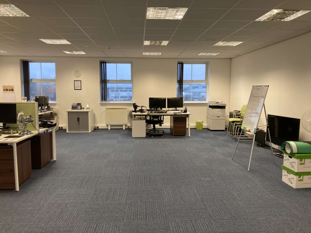 Office in Barlborough - photo 2
