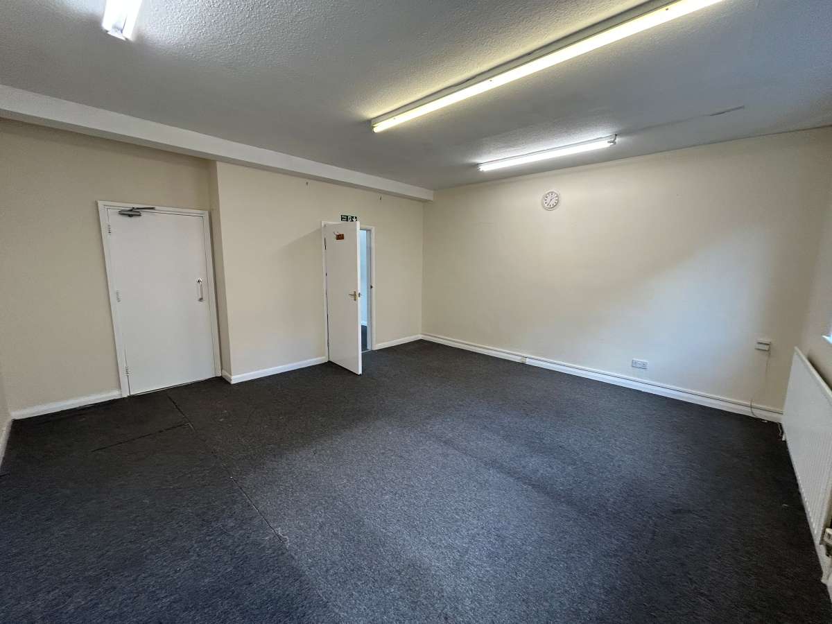 Office in Leicester - photo 3