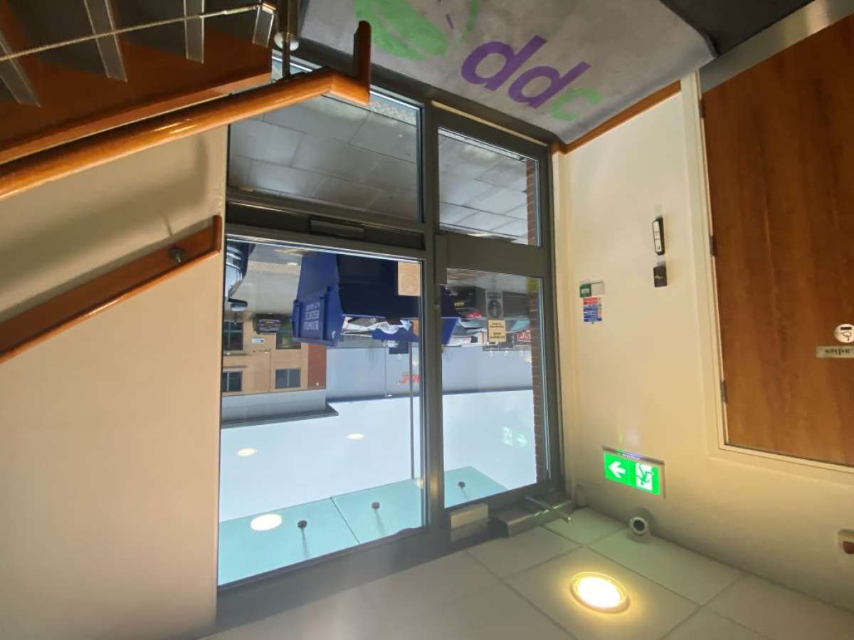 Office in Wolverhampton - photo 3