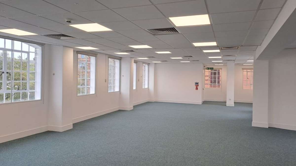 Office in Guildford - photo 2