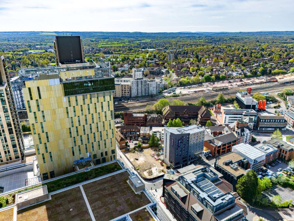 Office in Woking - photo 4