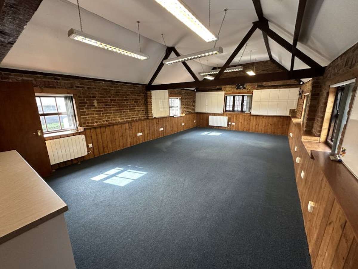 Office in Farnham - photo 4