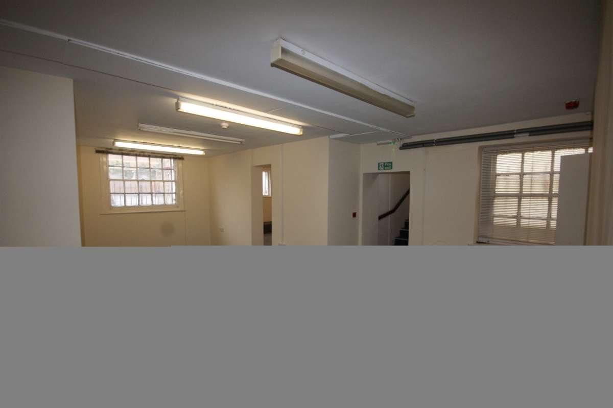 Office in Leamington Spa - photo 2