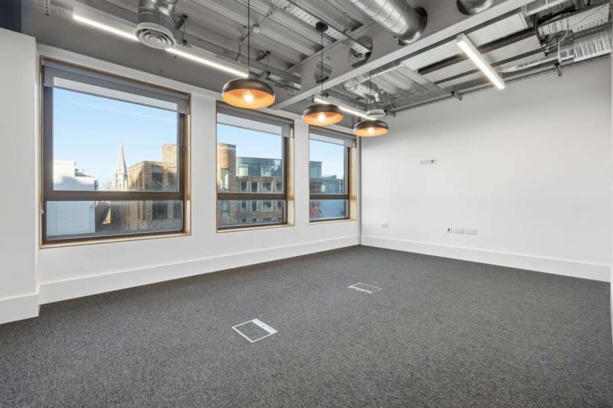 Office in London - photo 4