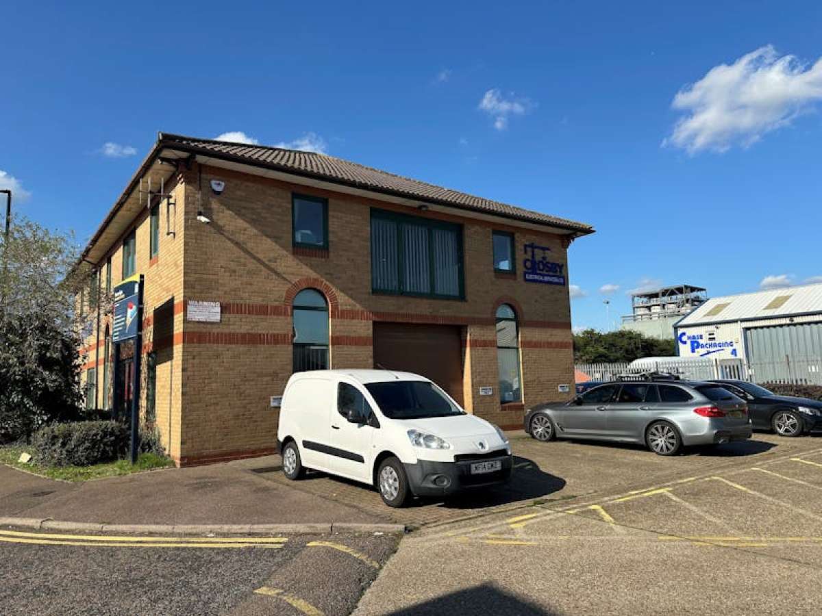 Office in Enfield - photo 3