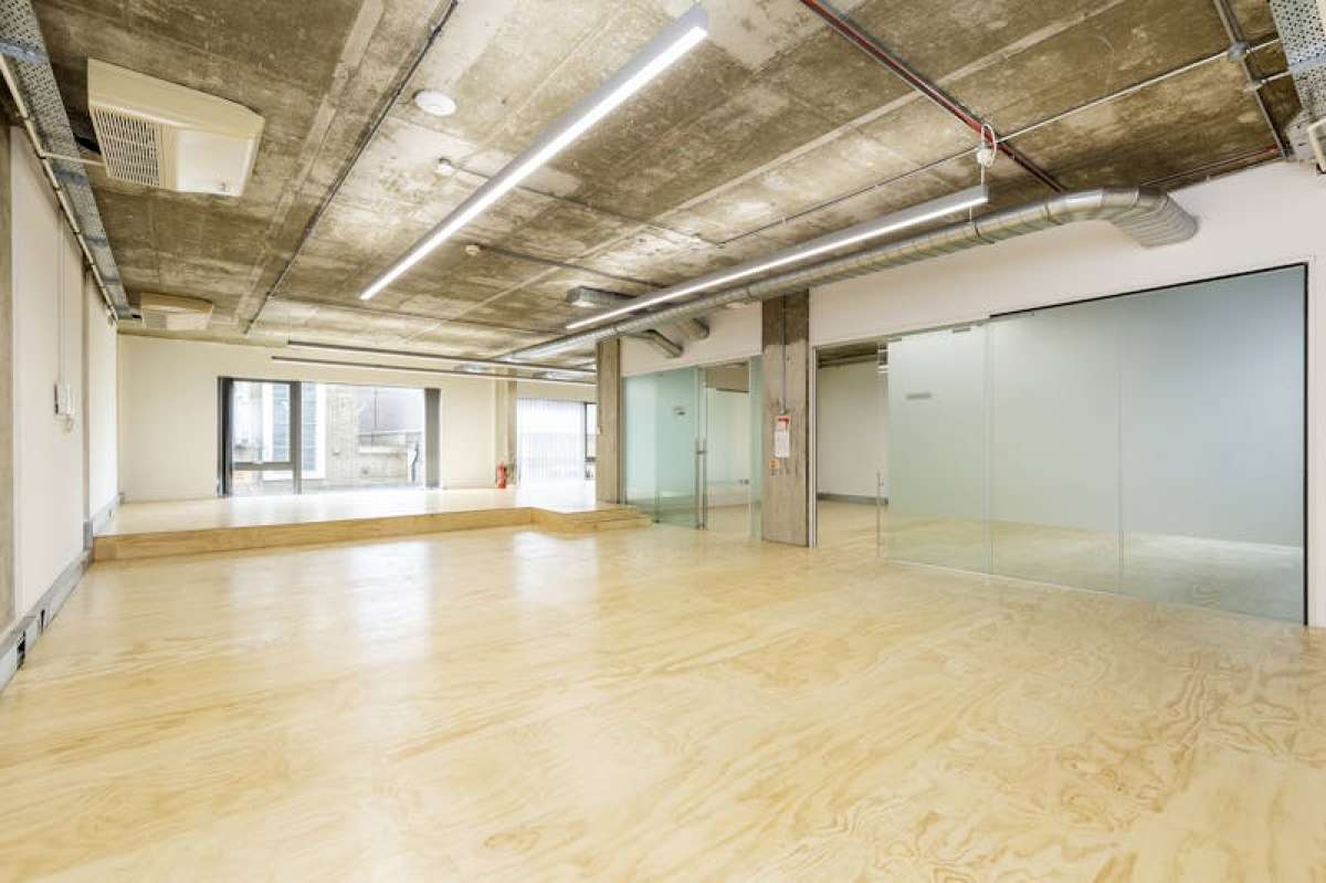 Office in London - photo 4