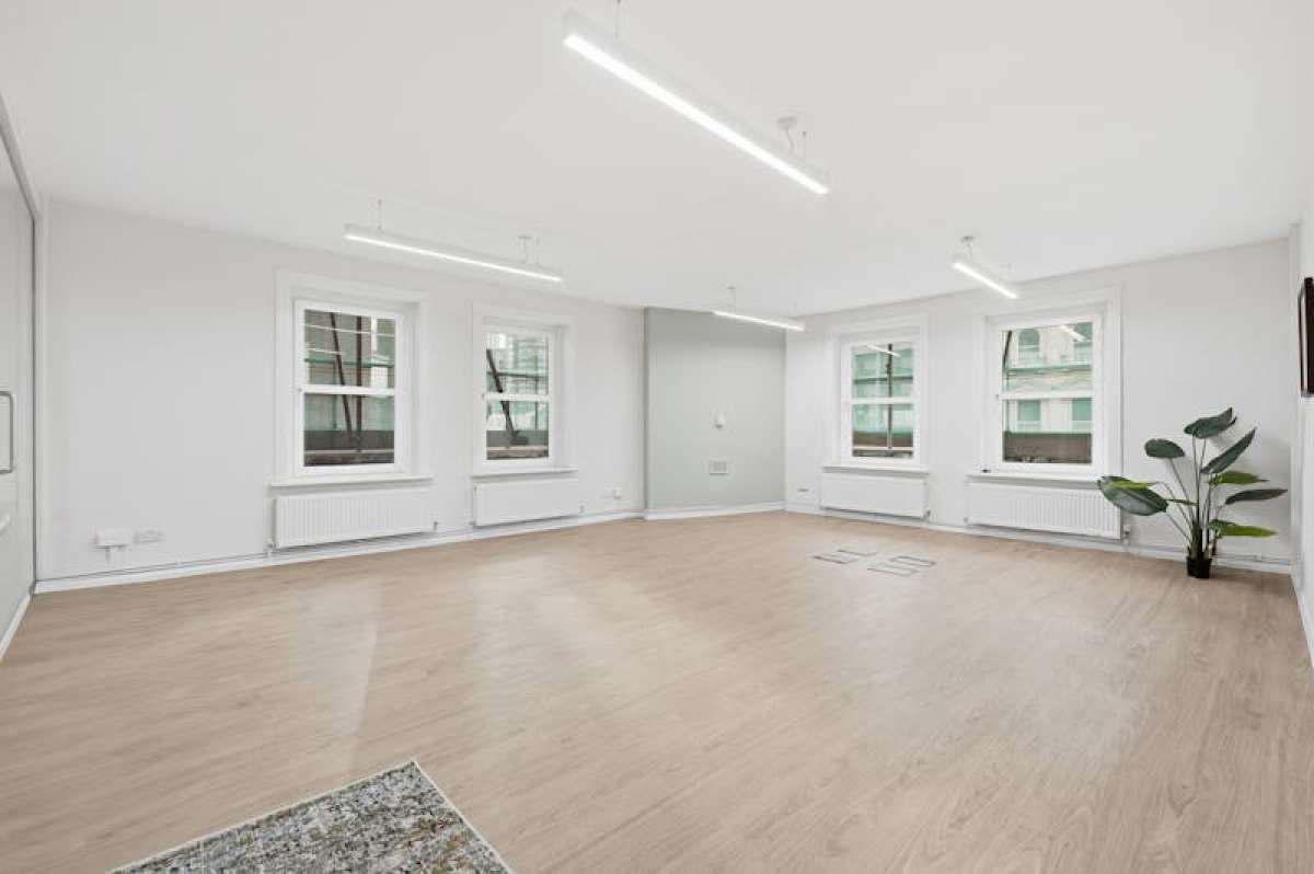 Office in London - photo 3