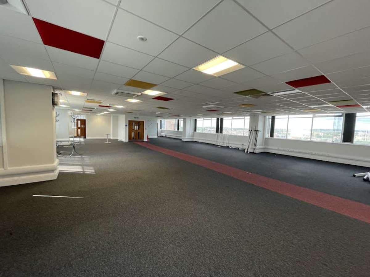 Office in Romford - photo 2