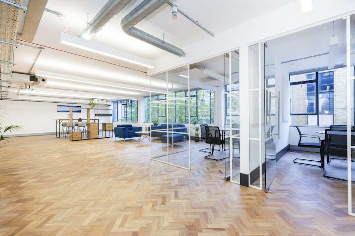 Office in London - photo 4