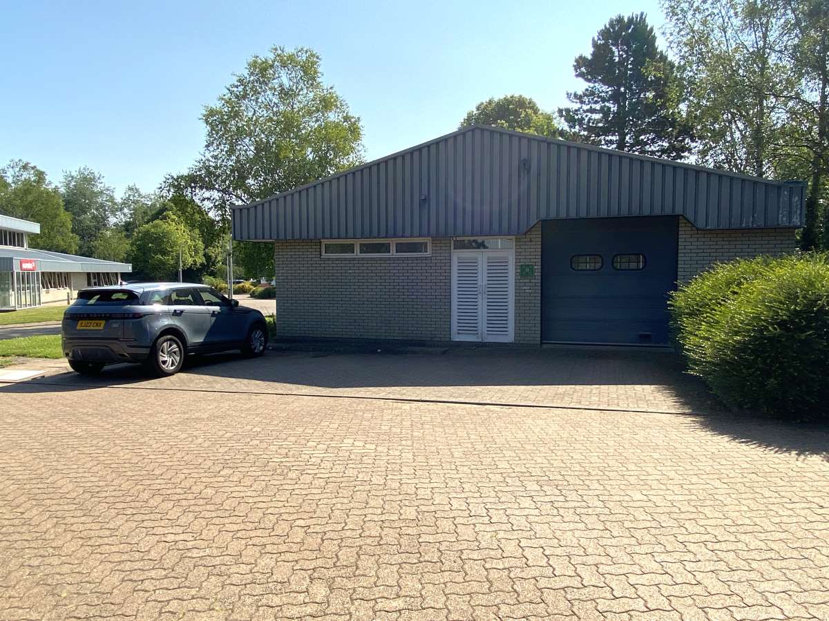 Office in Newtown - photo 4