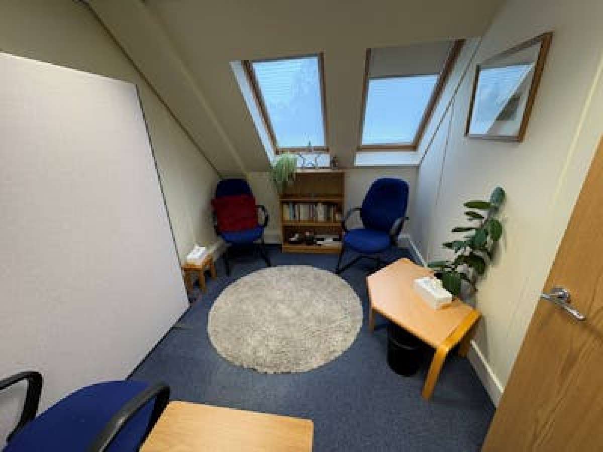 Office in Fareham - photo 3