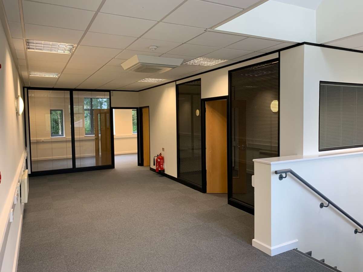 Office in Wolverhampton - photo 4
