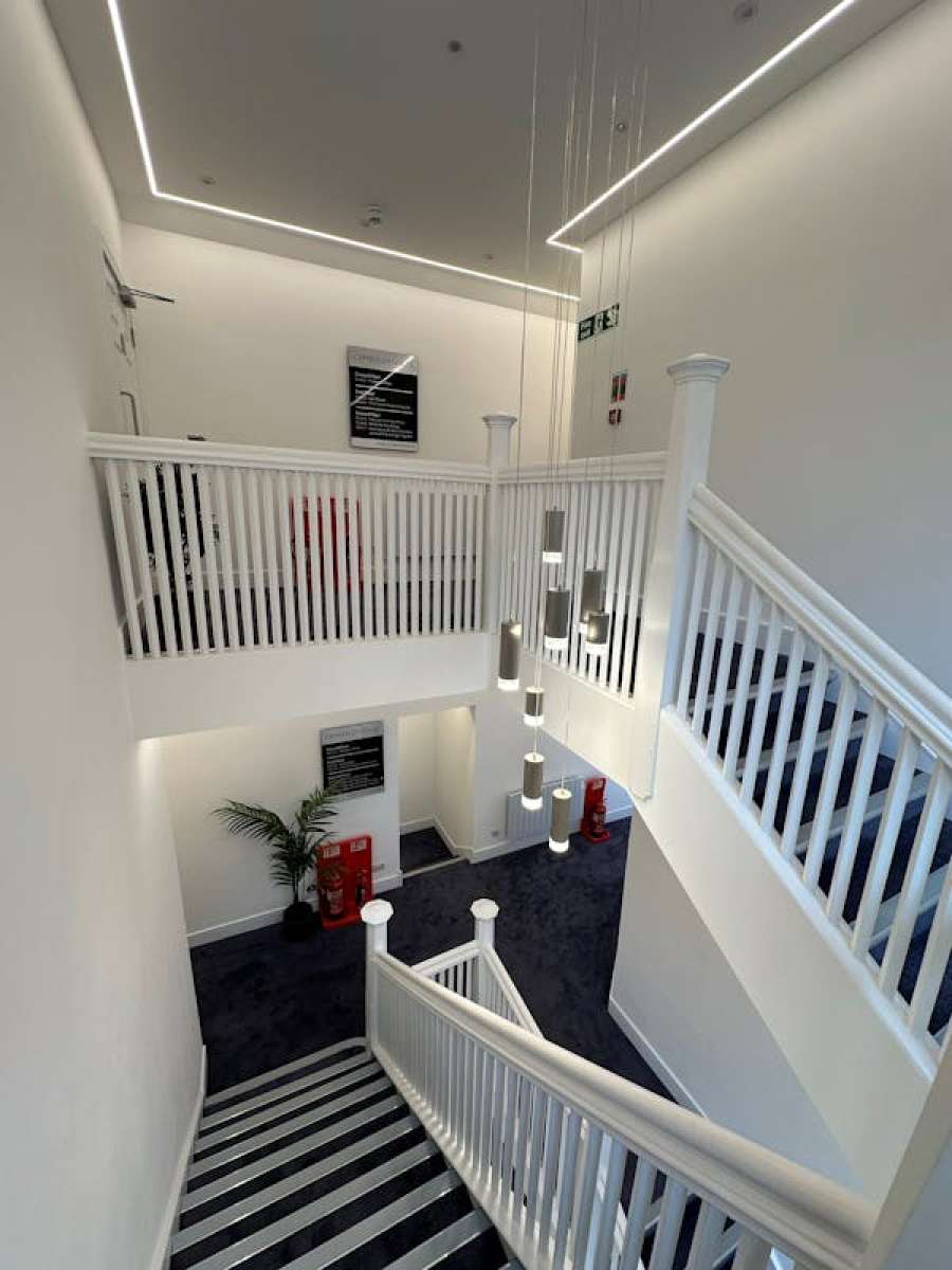 Office in Camberley - photo 4