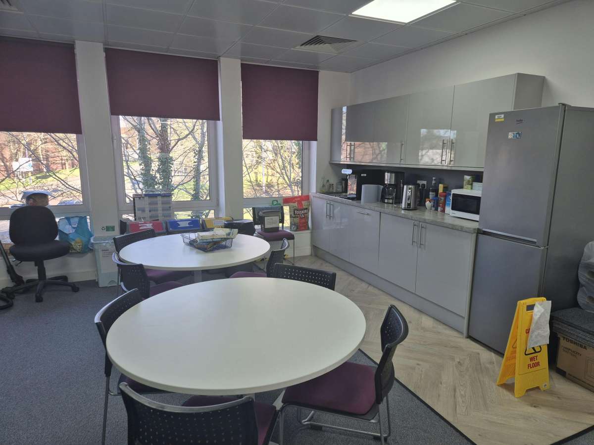 Office in Maidstone - photo 4