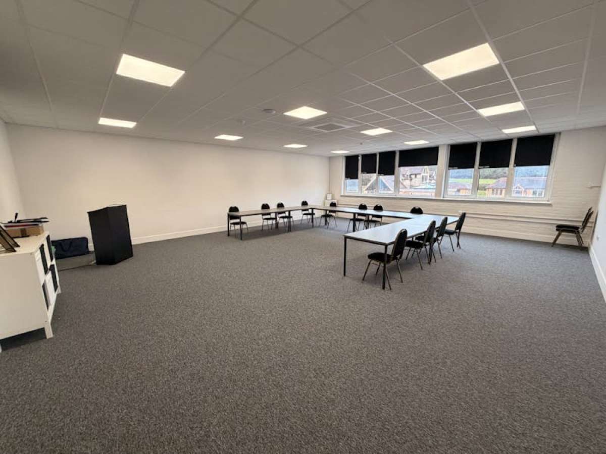 Office in Alton - photo 2