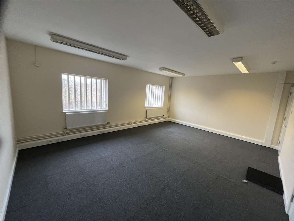 Office in Oakham - photo 3