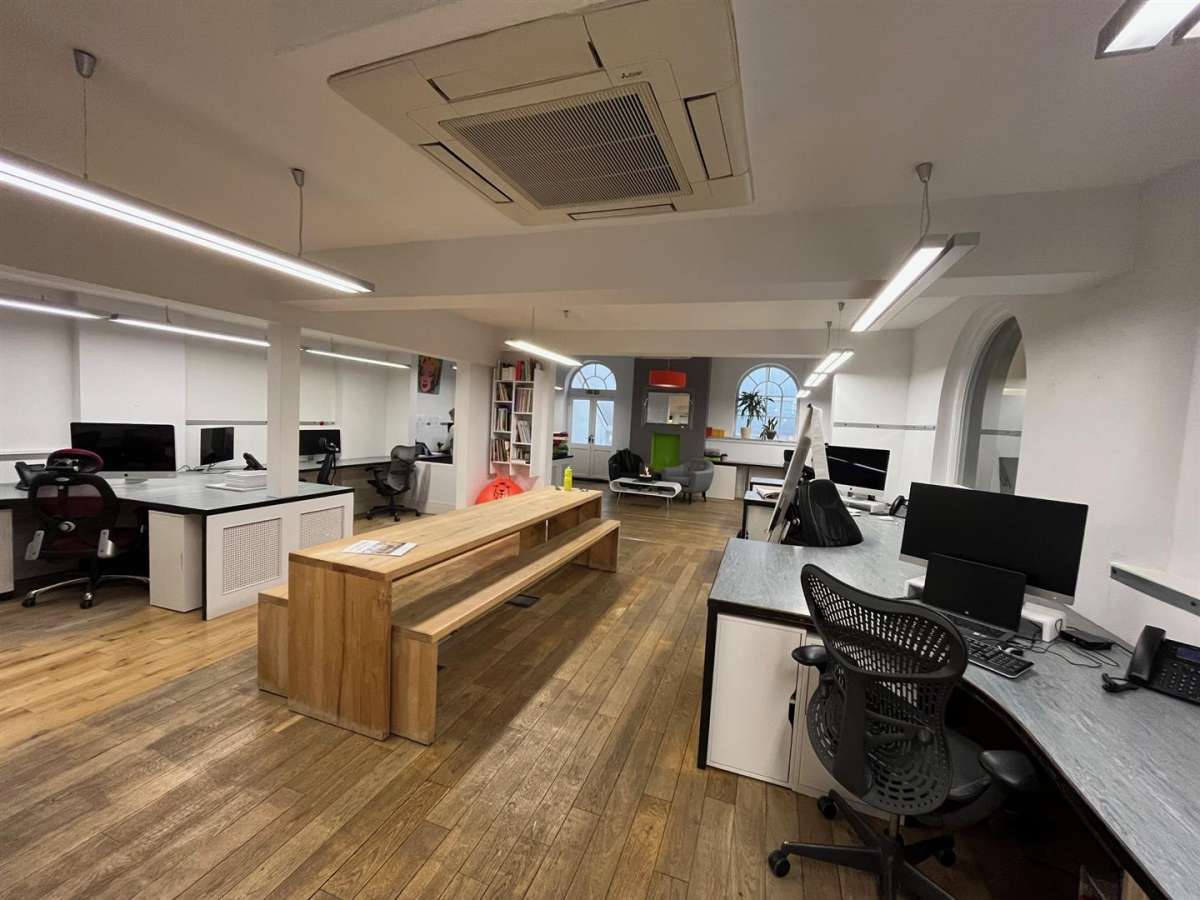 Office in Stamford - photo 2