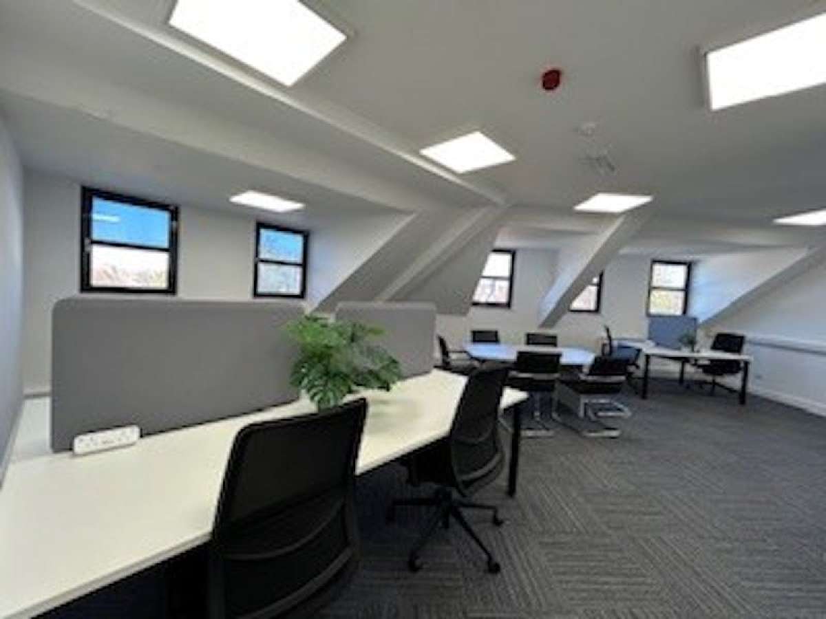Office in Camberley - photo 2