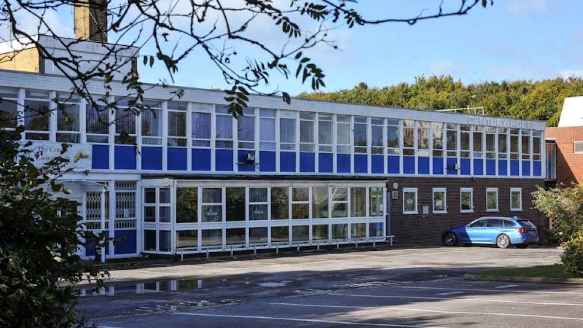 Office in Basingstoke - photo 2