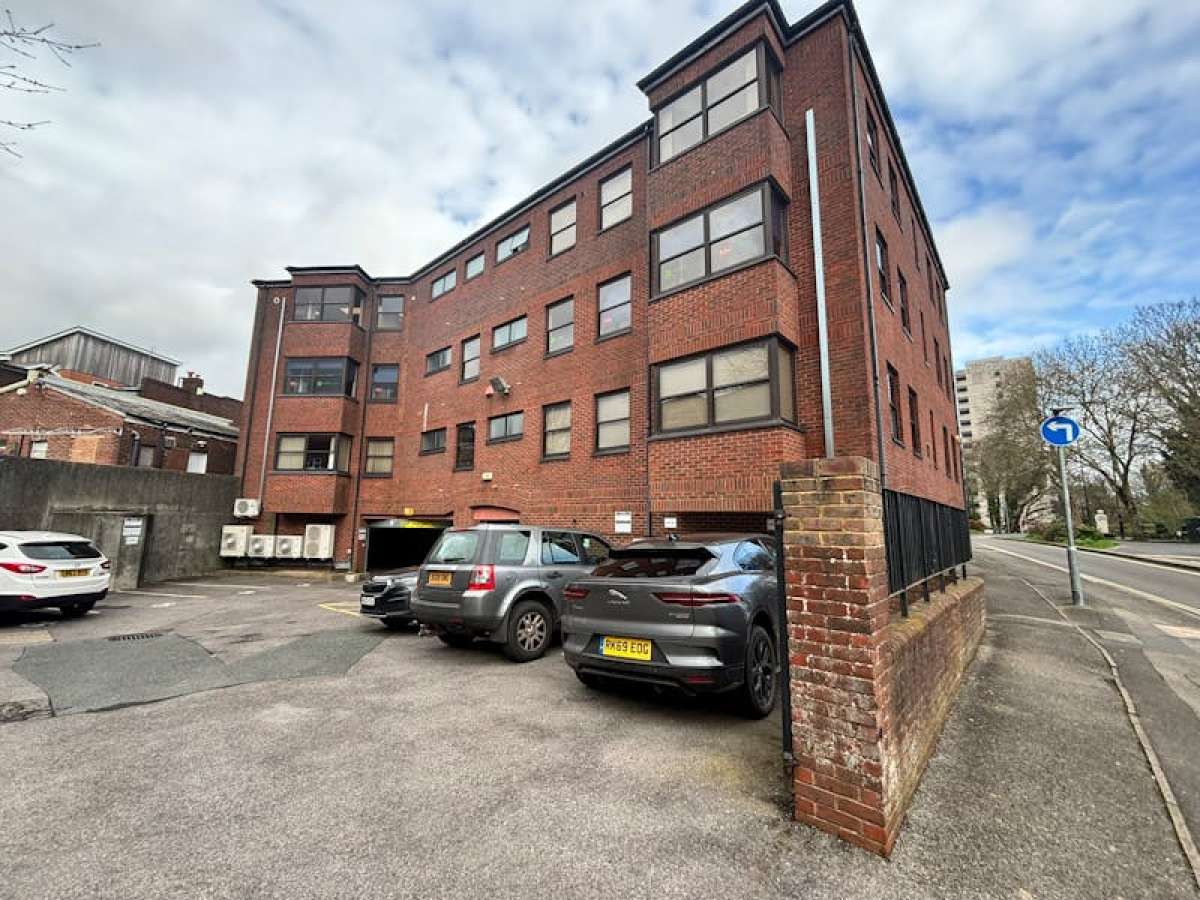 Office in Southampton - photo 2