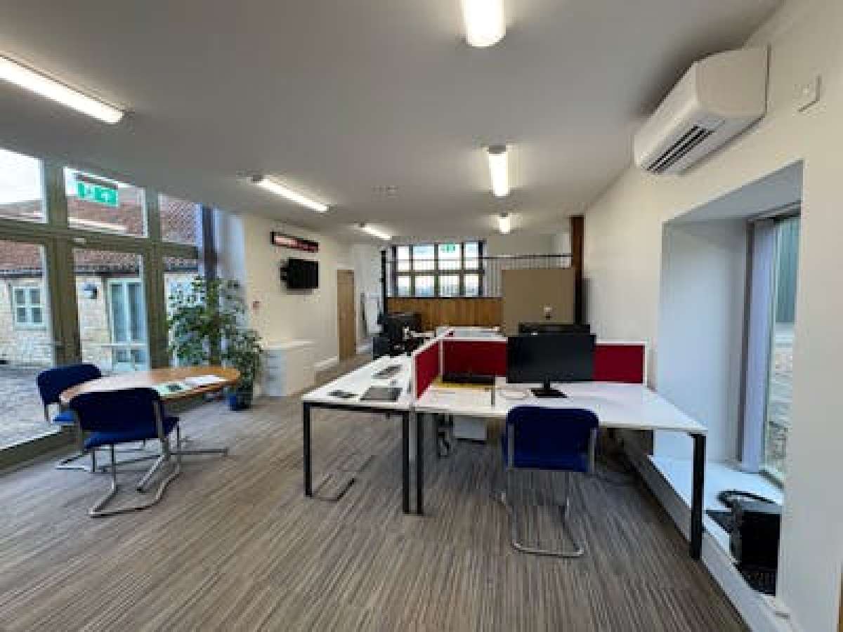 Office in Oundle - photo 2