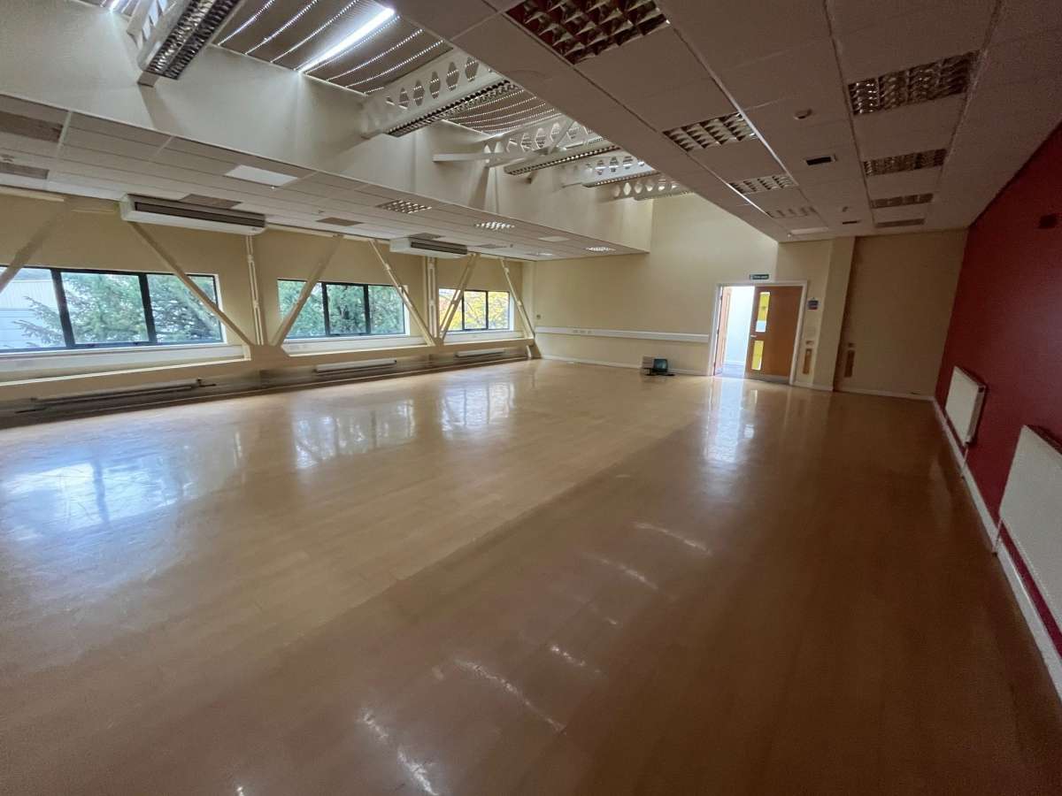 Office in Alfreton - photo 4