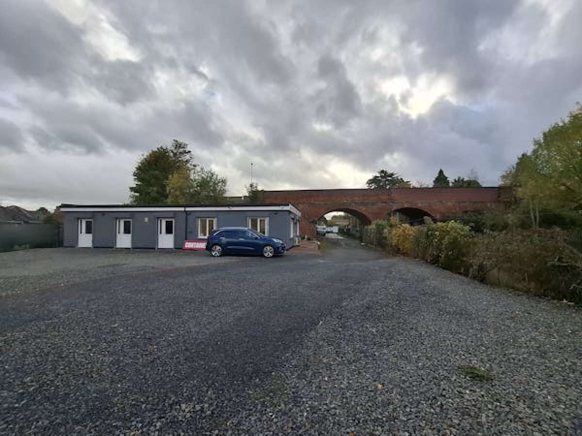 Office in Malvern - photo 2