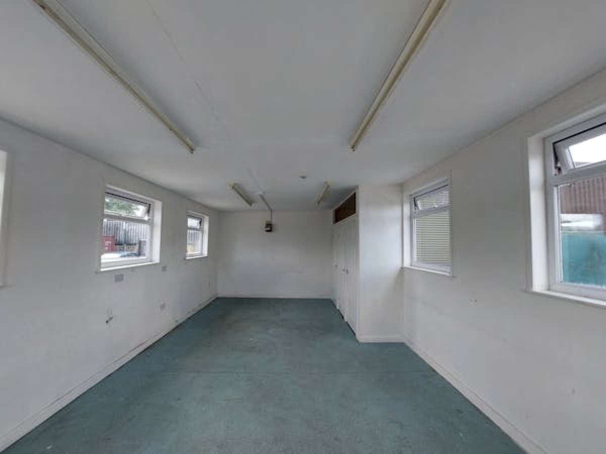 Office in Retford - photo 4