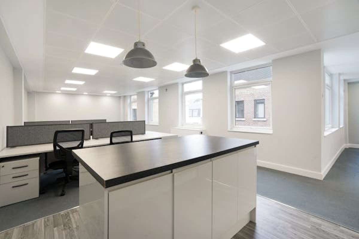 Office in London - photo 4