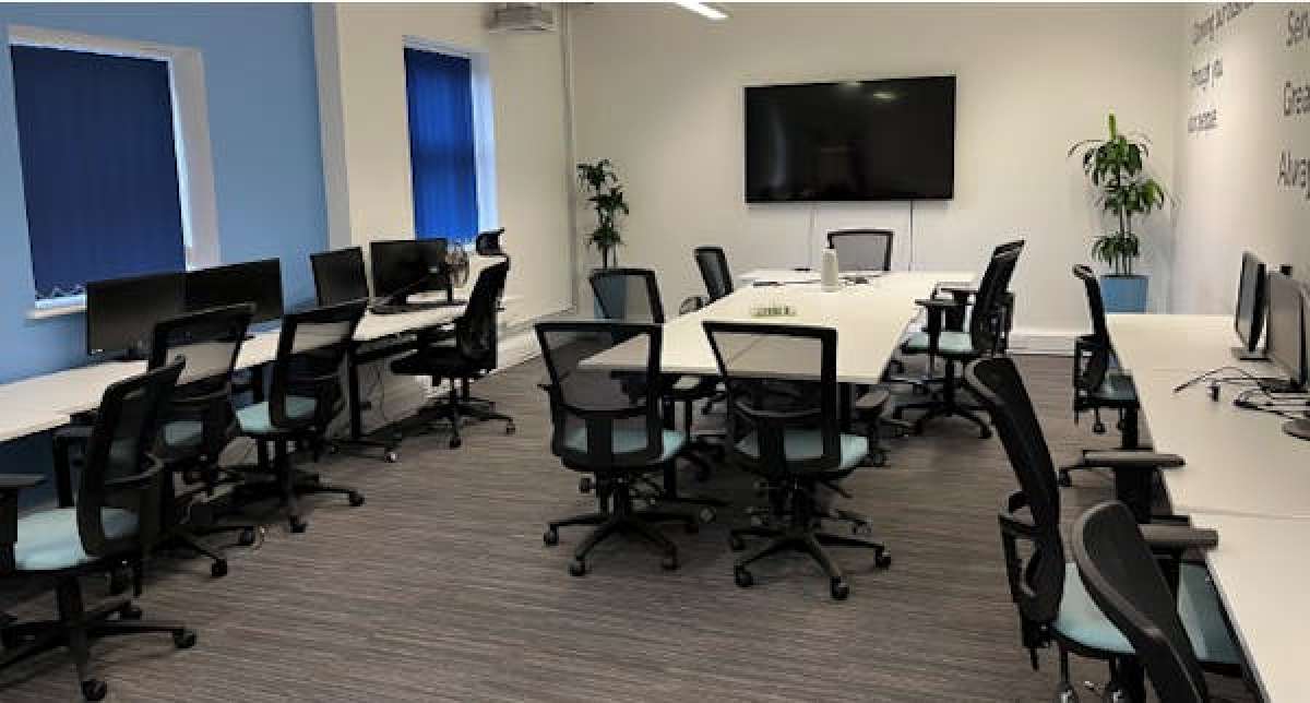 Office in Crewe - photo 3