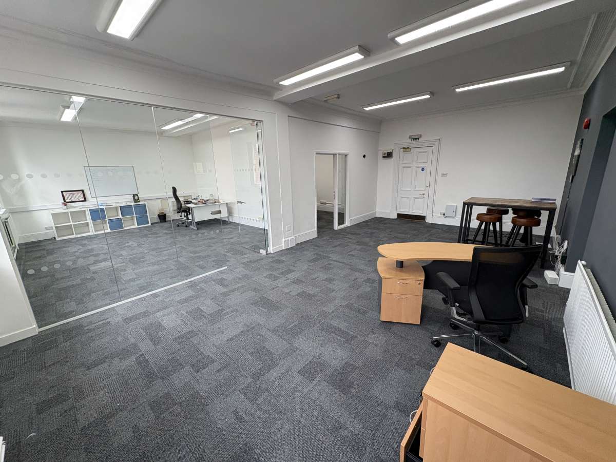 Office in Southampton - photo 2