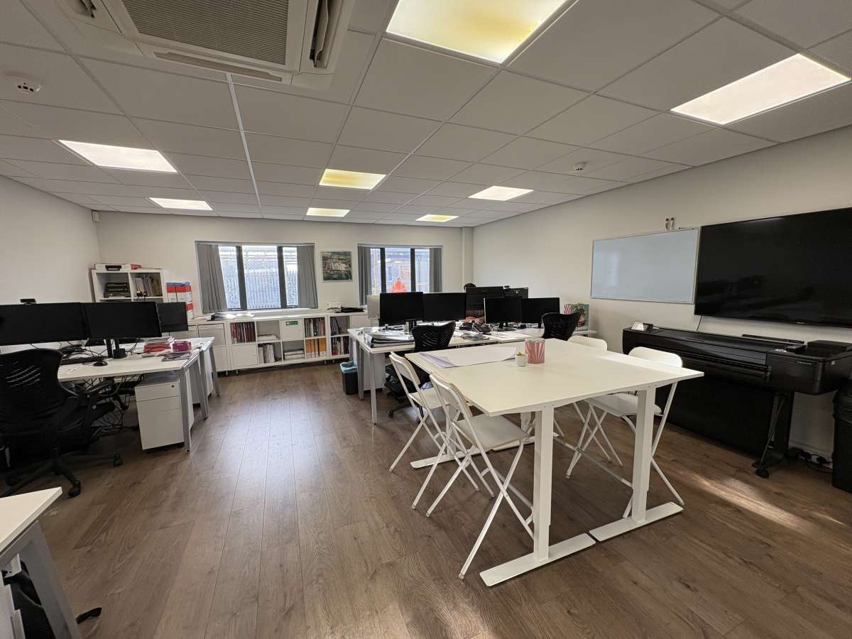 Office in Pride Park - photo 4