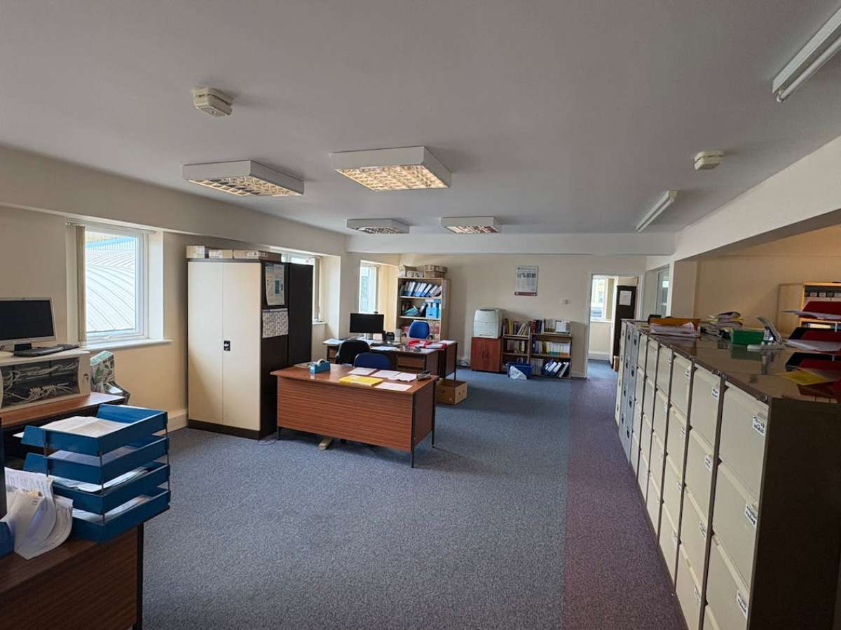 Office in Southampton - photo 3