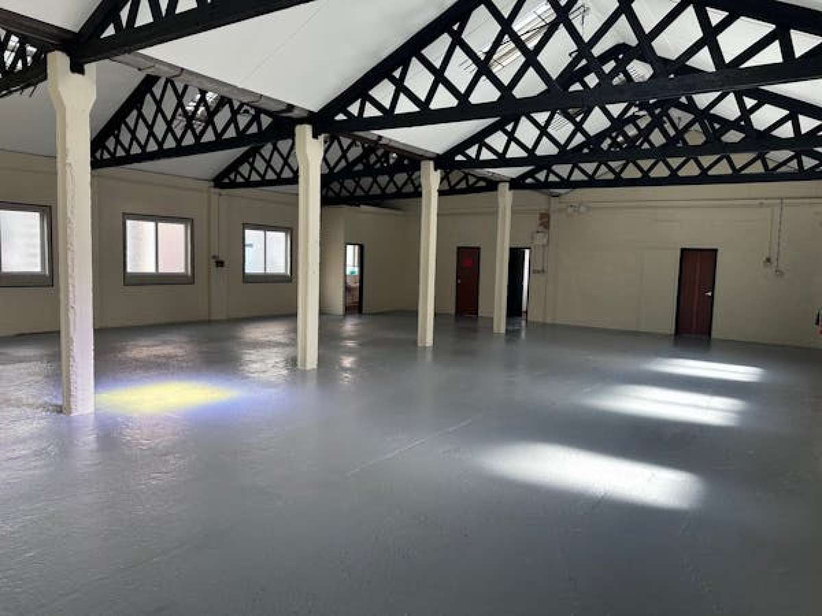 Office in Abbey Wood - photo 4