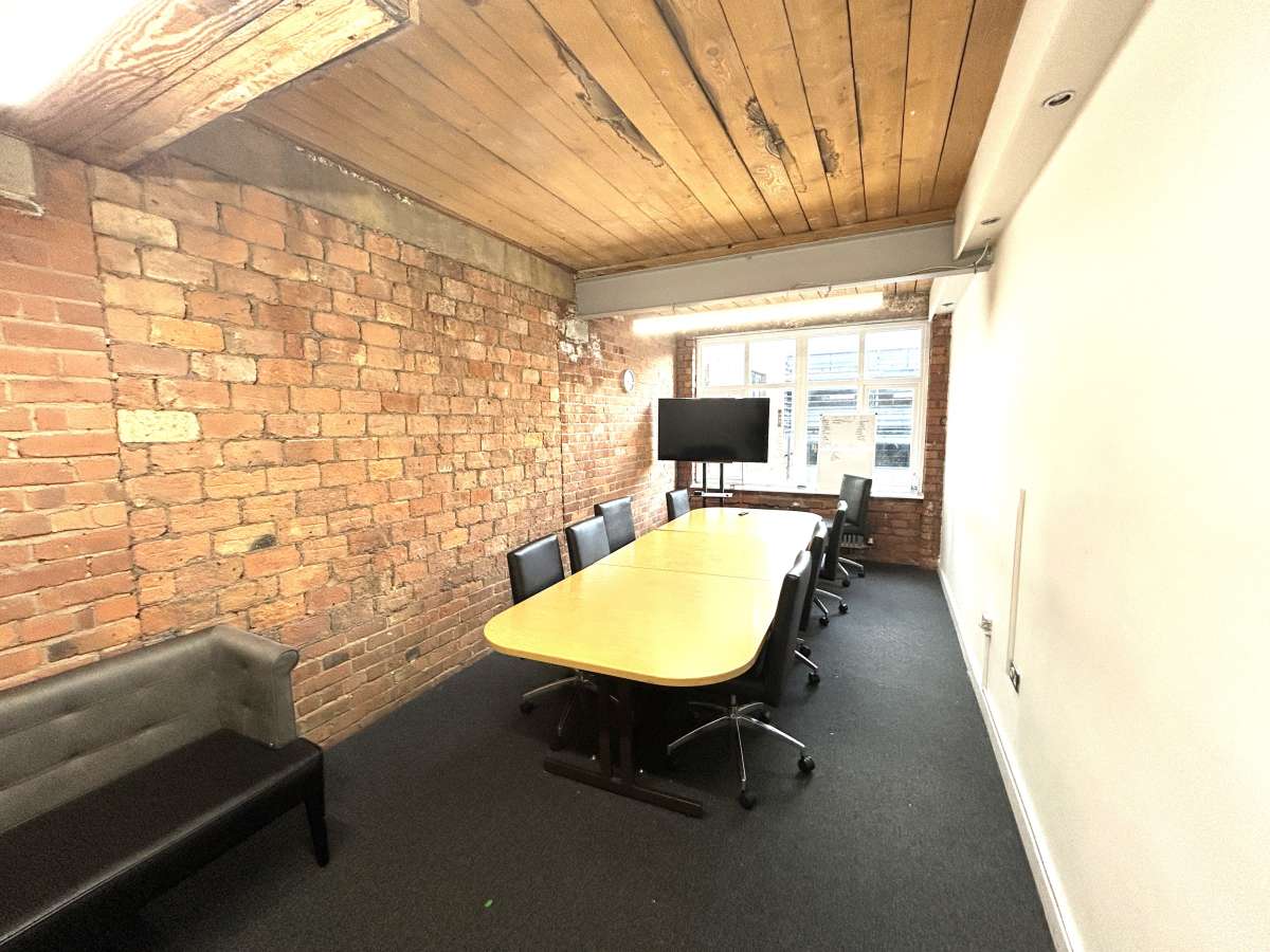 Office in Manchester - photo 3