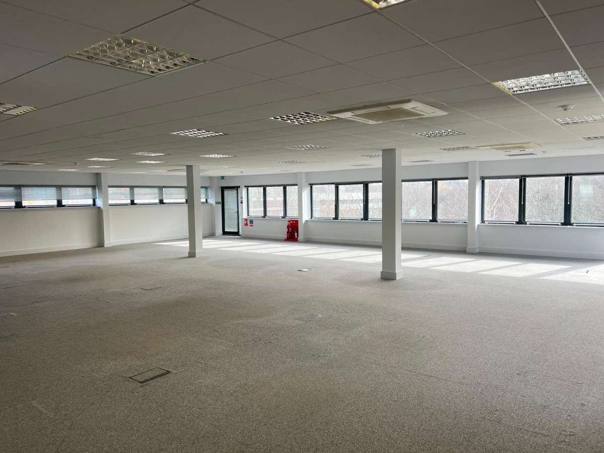 Office in Lymington - photo 2