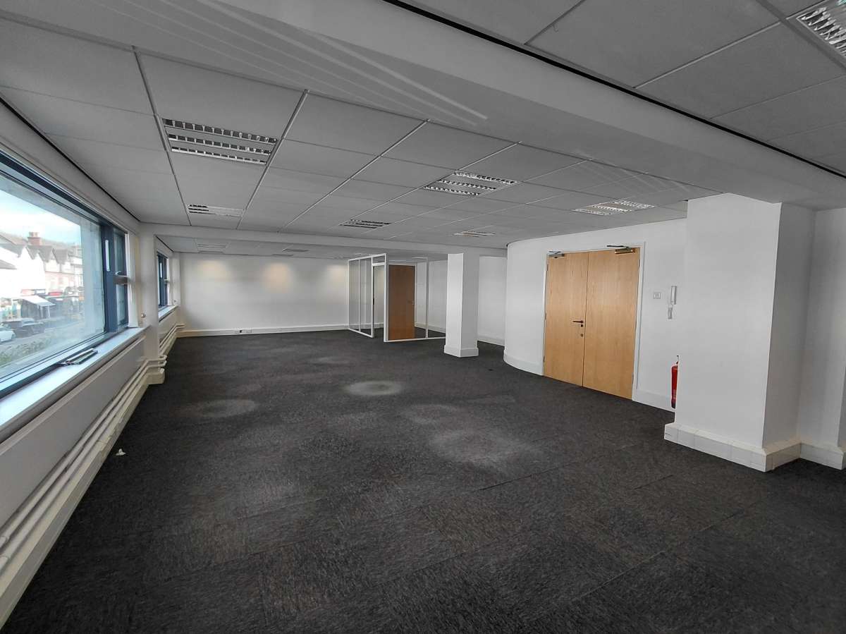 Office in Caterham - photo 2