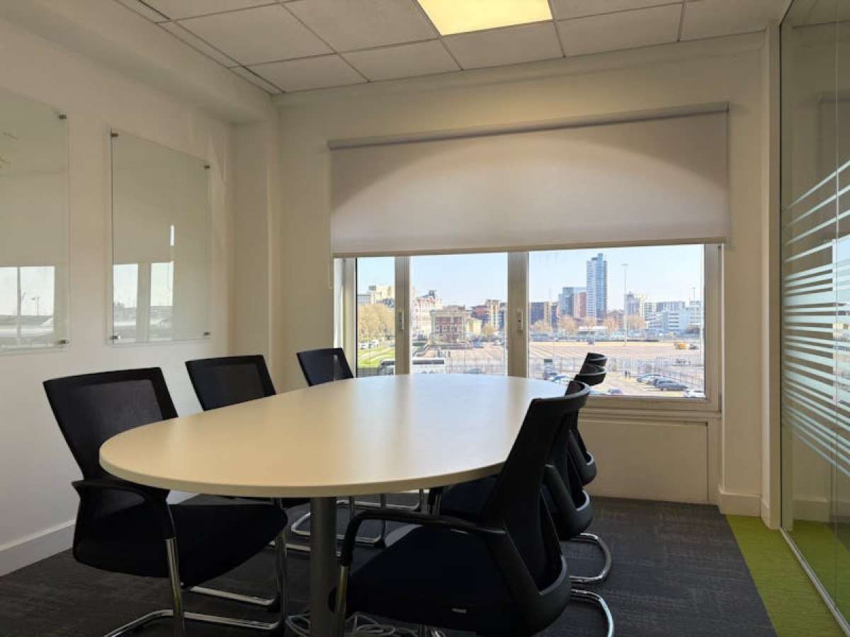 Office in Southampton - photo 3