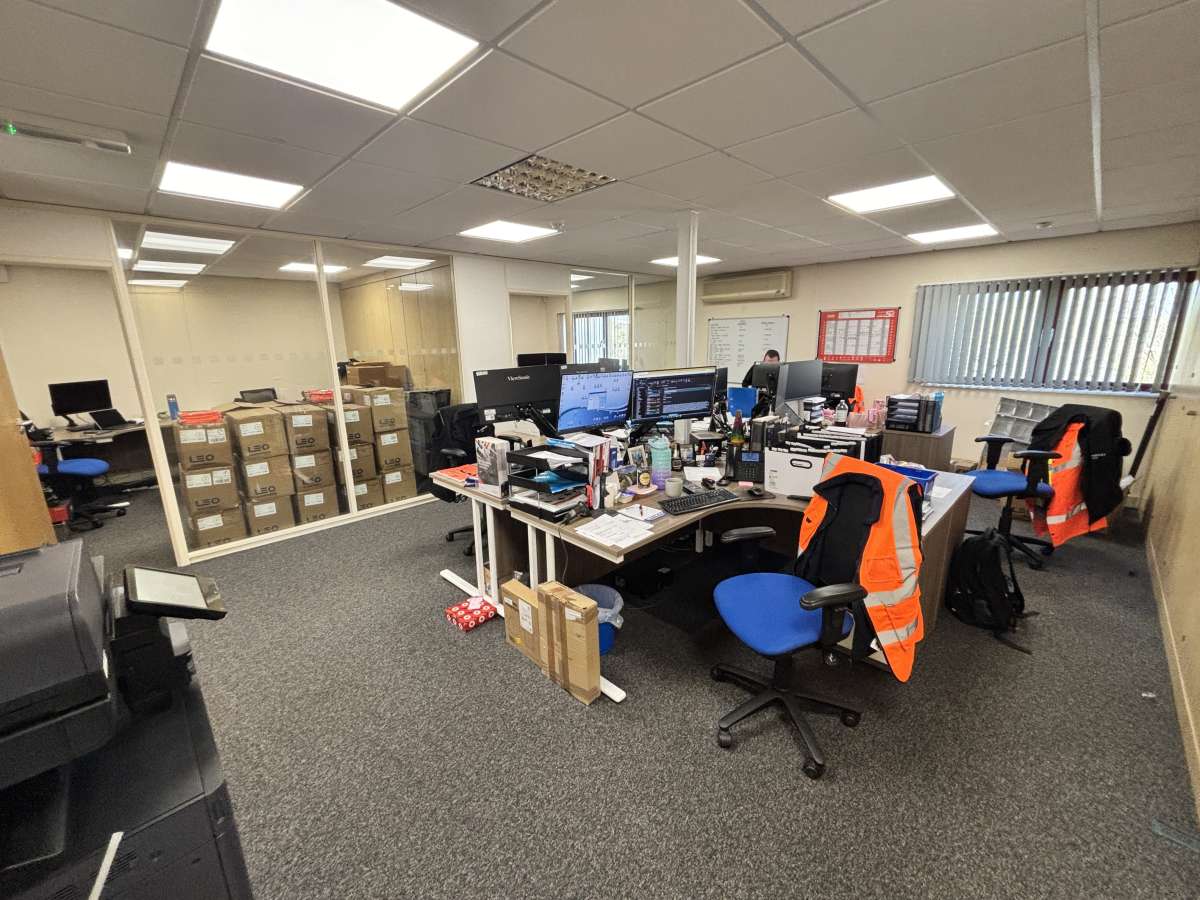 Office in Leicester - photo 2