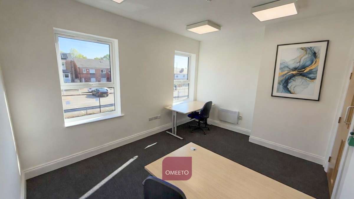 Office in Beeston - photo 2